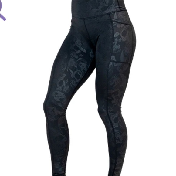 CVG constantly buried gear shadow skull set size medium - Picture 3 of 3